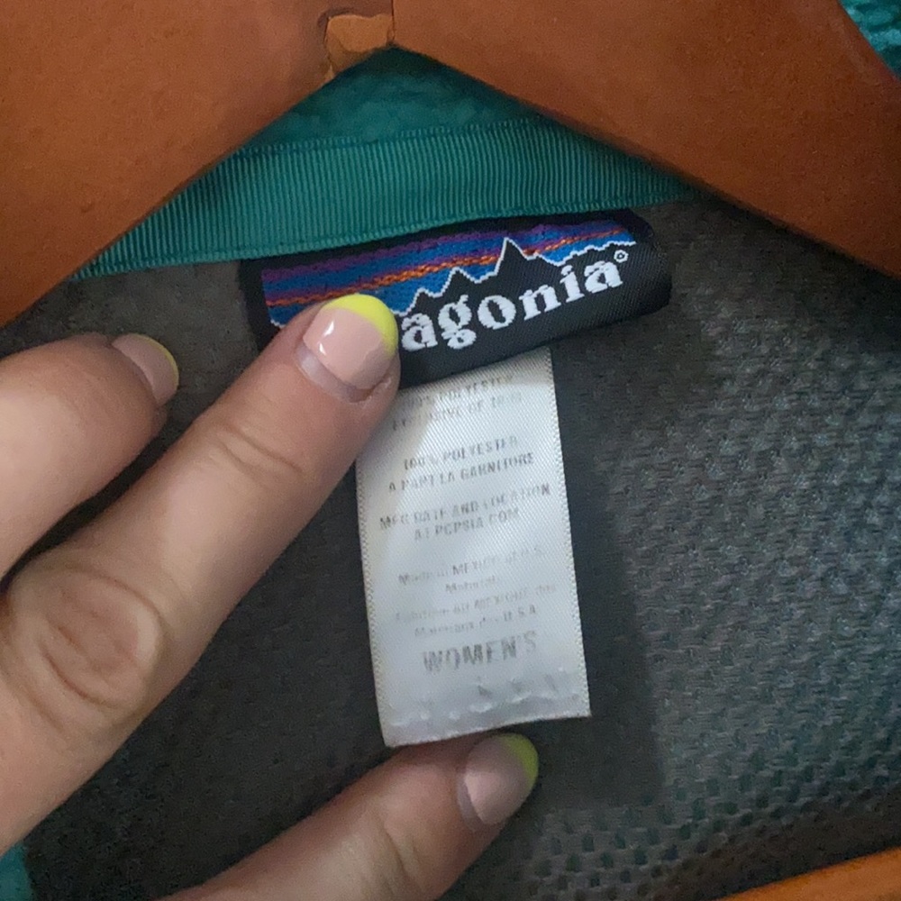 Patagonia Women's Classic Retro-X® Fleece Jacket - Picture 2 of 4